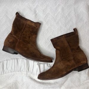 FRYE Boots Cara Short Slouch Suede Bootie Leather Low Pull On Ankle -Wood Brown